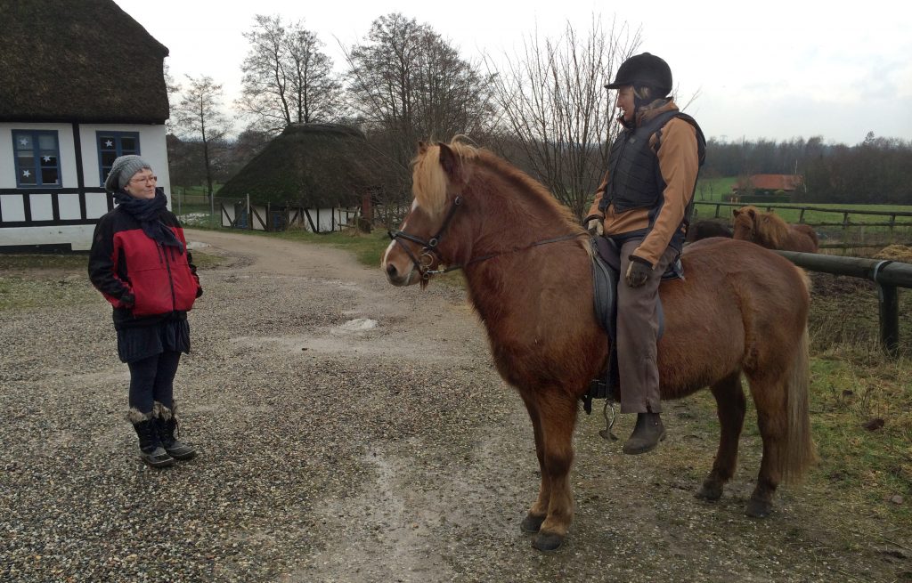 Charlotte hear about Dortes first trip on Nauma from Fruehøj